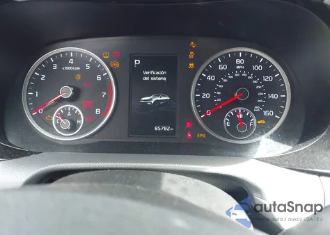 2021 Kia K5 Lxs z USA, uszkodzony, nr VIN 5XXG14J21MG023942